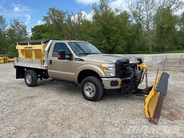 Ford F-250 Flatbed/Dropside trucks