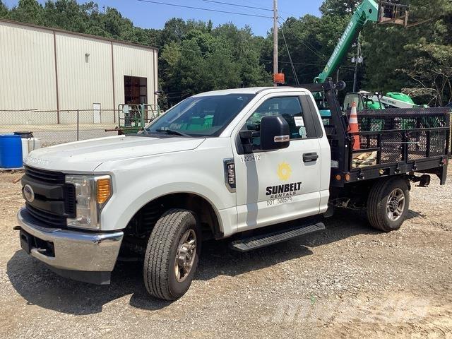 Ford F-250 Flatbed/Dropside trucks