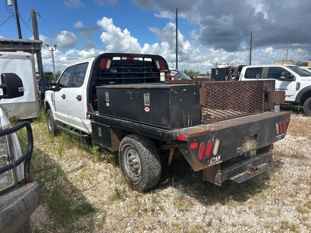 Ford F-250 Flatbed/Dropside trucks