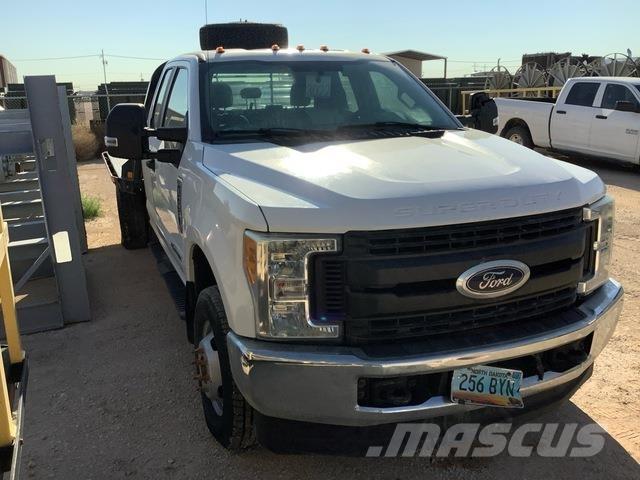 Ford F-350 Flatbed/Dropside trucks