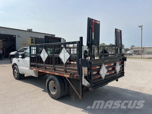 Ford F-350 Flatbed/Dropside trucks