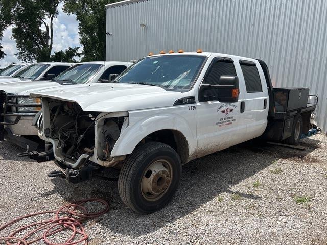 Ford F-350 Flatbed/Dropside trucks