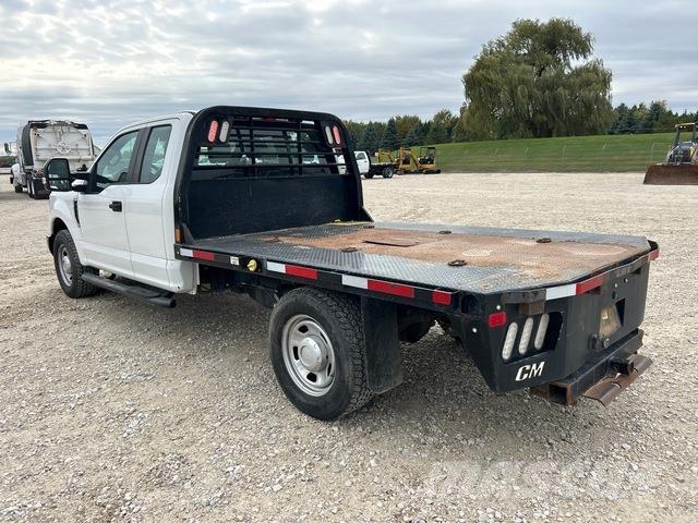 Ford F-350 Flatbed/Dropside trucks