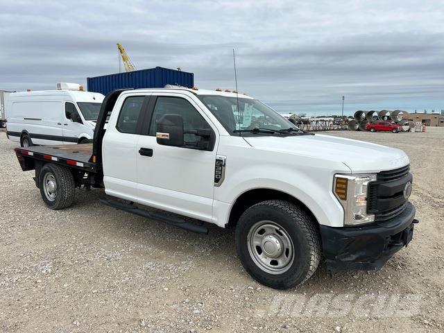 Ford F-350 Flatbed/Dropside trucks