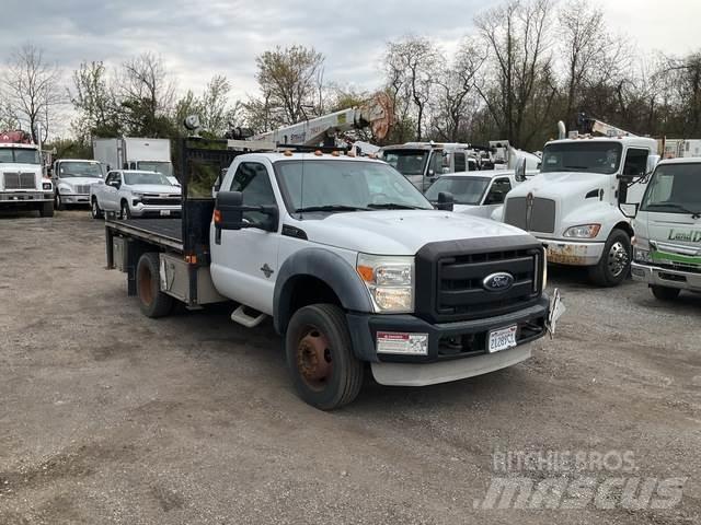 Ford F-550 Flatbed/Dropside trucks