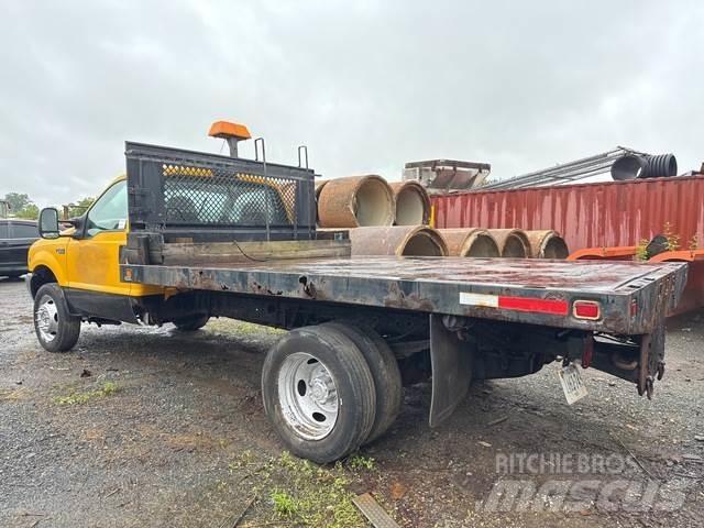 Ford F-550 Flatbed/Dropside trucks