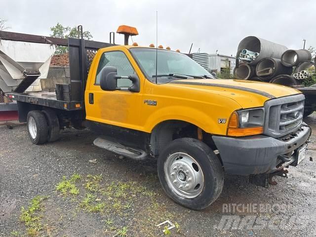 Ford F-550 Flatbed/Dropside trucks