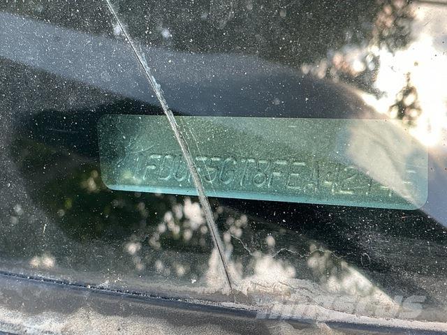 Ford F-550 Flatbed/Dropside trucks