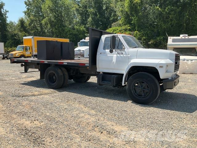 Ford F-600 Flatbed/Dropside trucks