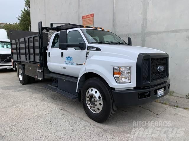 Ford F-650 Flatbed/Dropside trucks