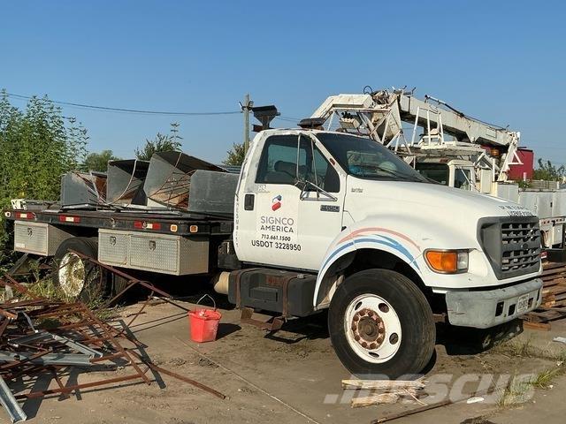 Ford F-650 Flatbed/Dropside trucks