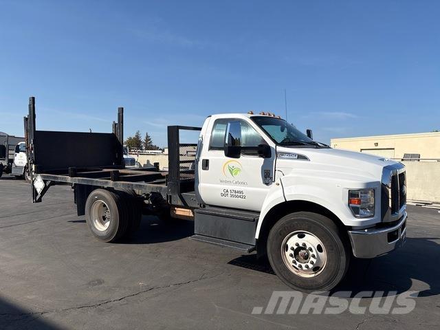 Ford F-650 Flatbed/Dropside trucks