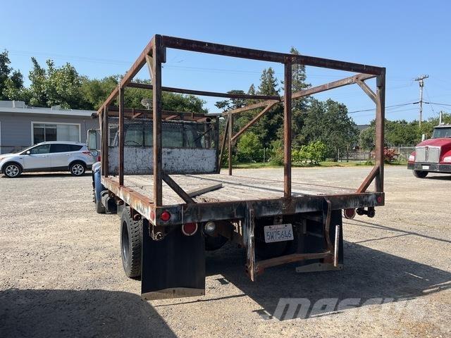 Ford F-700 Flatbed/Dropside trucks