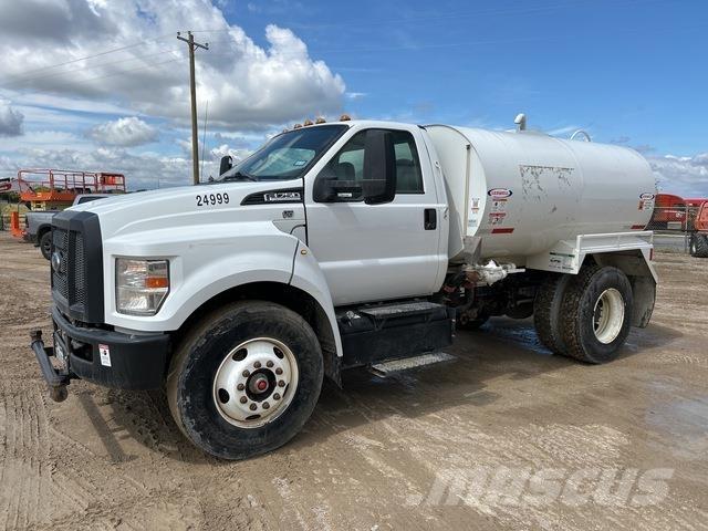 Ford F-750 Water tankers