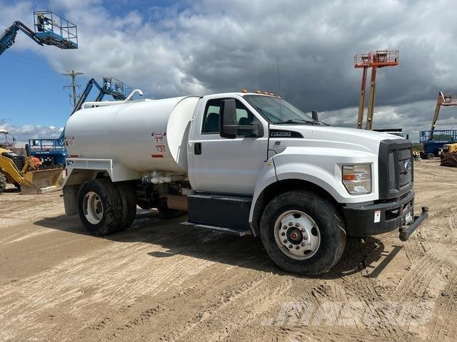 Ford F-750 Water tankers