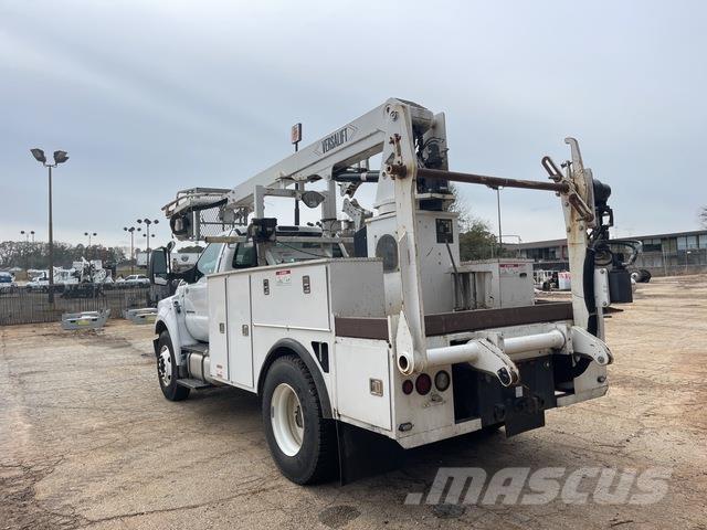 Ford F-750 4X2 Truck mounted aerial platforms