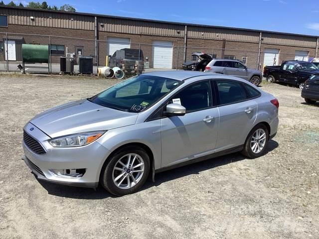 Ford Focus SE Cars