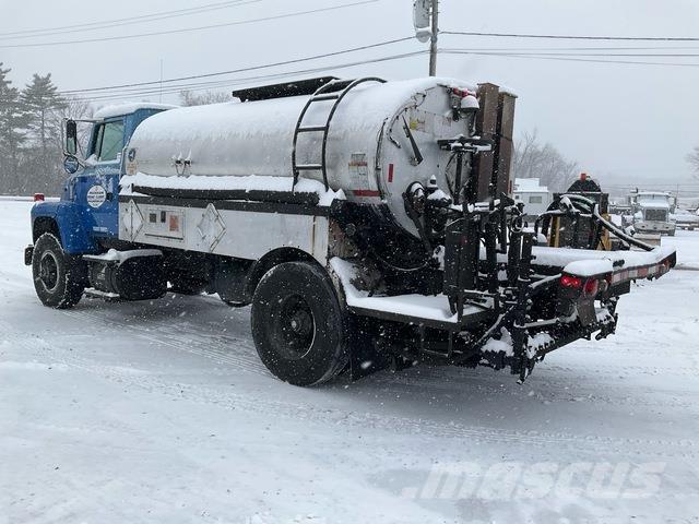 Ford L8000 Concrete trucks