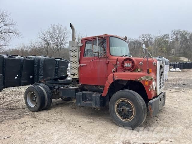 Ford LN8000 Truck Tractor Units