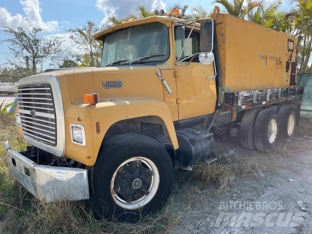 Ford LT8000 Water tankers