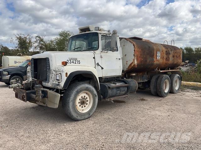 Ford LT9000 Water tankers