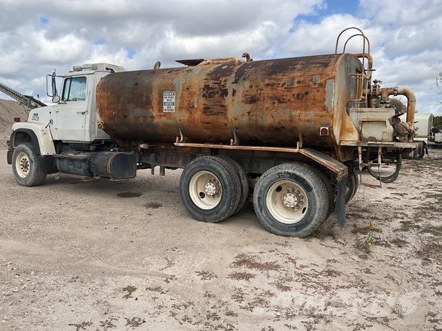 Ford LT9000 Water tankers