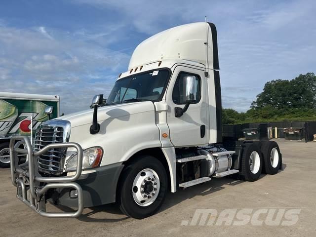 Freightliner  Truck Tractor Units
