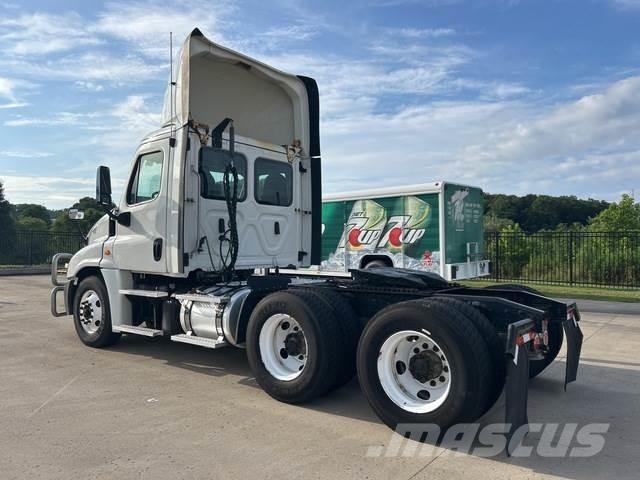 Freightliner  Truck Tractor Units
