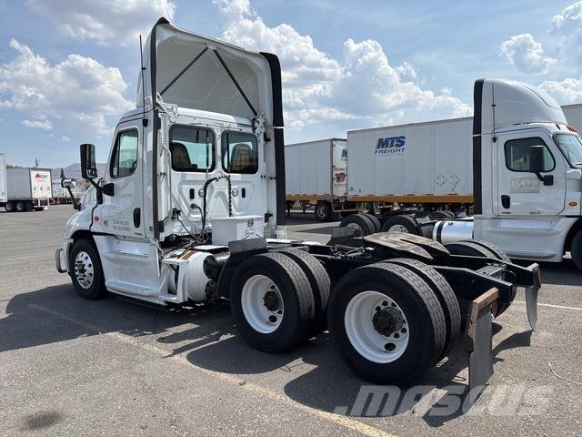 Freightliner  Truck Tractor Units