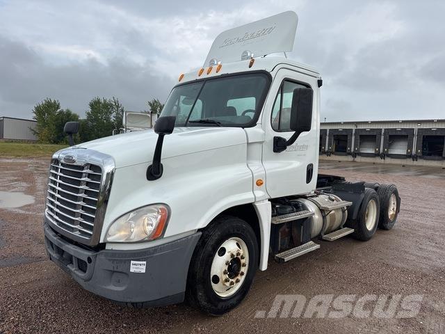 Freightliner  Truck Tractor Units