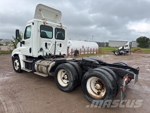 Freightliner  Truck Tractor Units
