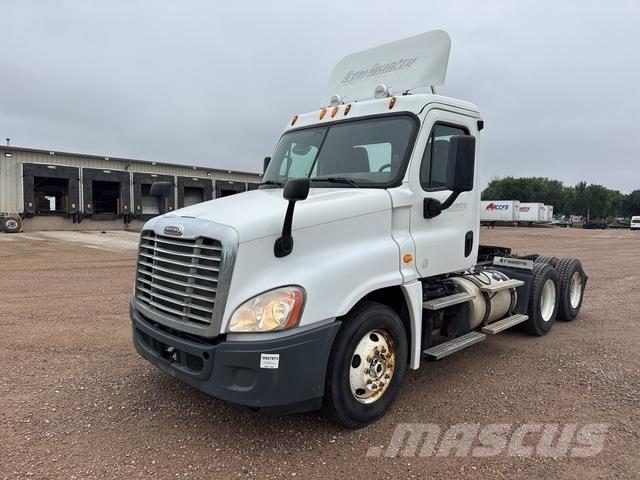 Freightliner  Truck Tractor Units