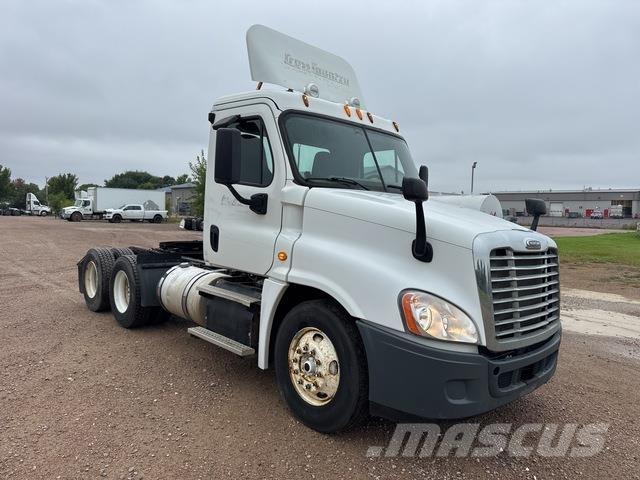 Freightliner  Truck Tractor Units