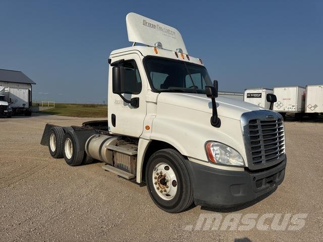 Freightliner  Truck Tractor Units