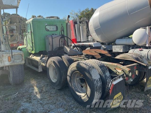 Freightliner  Truck Tractor Units