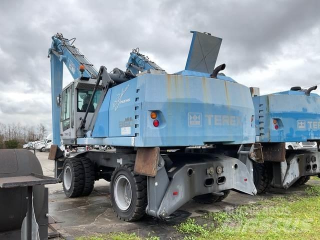 Fuchs MHL360 Waste / industry handlers