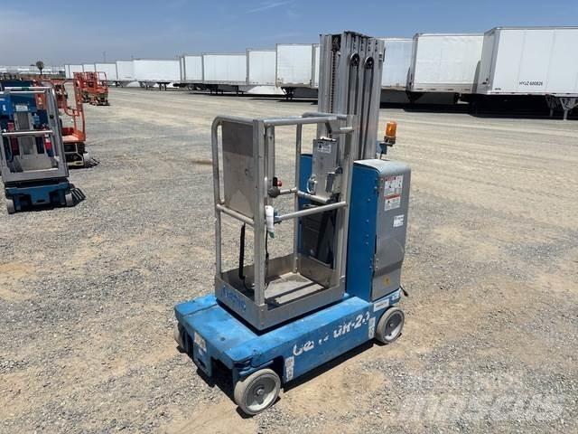Genie GR-20 Vertical mast lifts