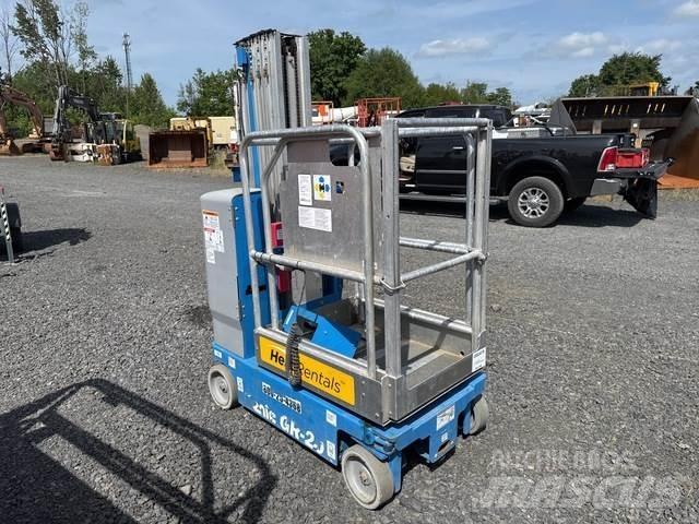 Genie GR-20 Vertical mast lifts