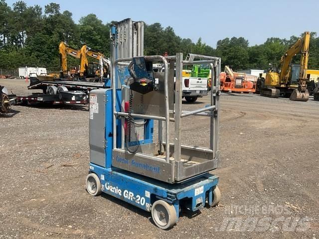 Genie GR-20 Vertical mast lifts