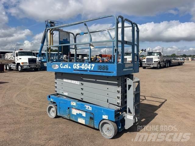 Genie GS-4047 Scissor lifts