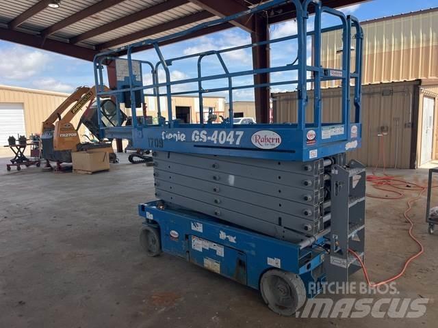 Genie GS-4047 Scissor lifts