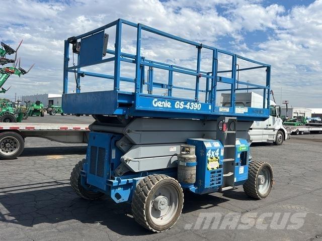 Genie GS-4390 Scissor lifts
