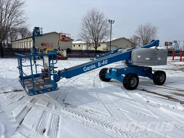 Genie S-40 Telescopic boom lifts