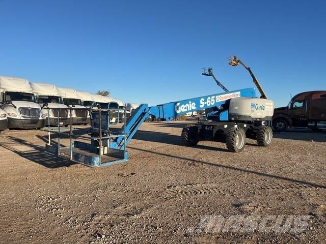 Genie S-65 Telescopic boom lifts