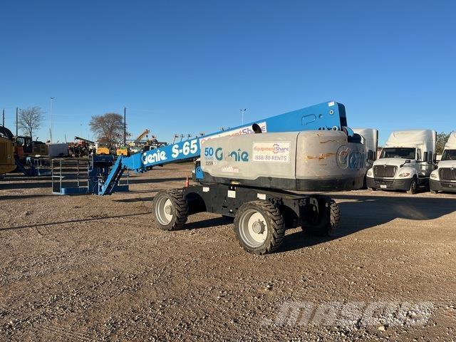 Genie S-65 Telescopic boom lifts