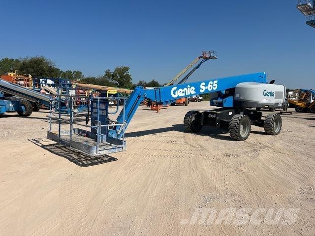 Genie S-65 Telescopic boom lifts