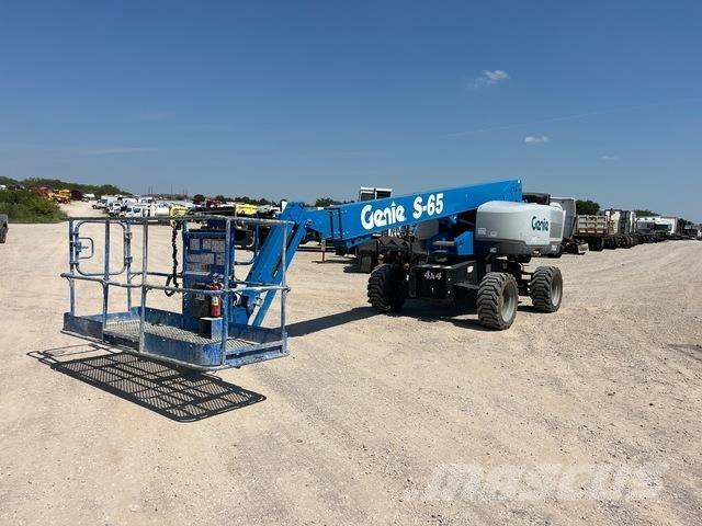 Genie S-65 Telescopic boom lifts