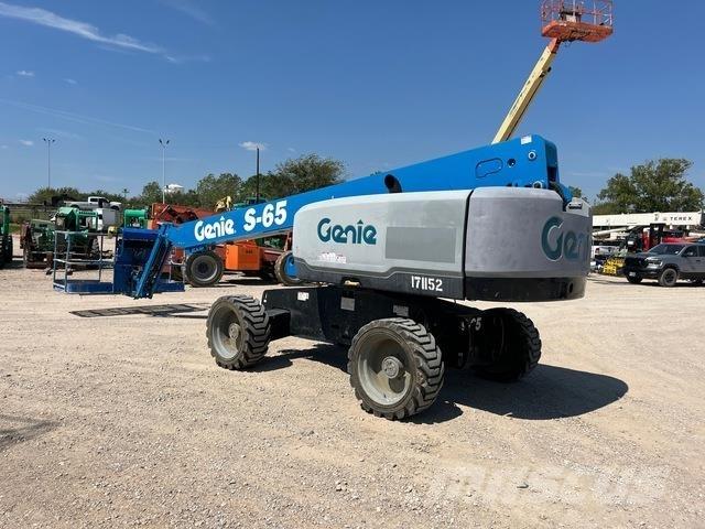 Genie S-65 Telescopic boom lifts