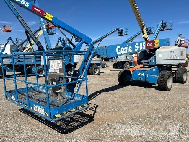 Genie S-65 Telescopic boom lifts