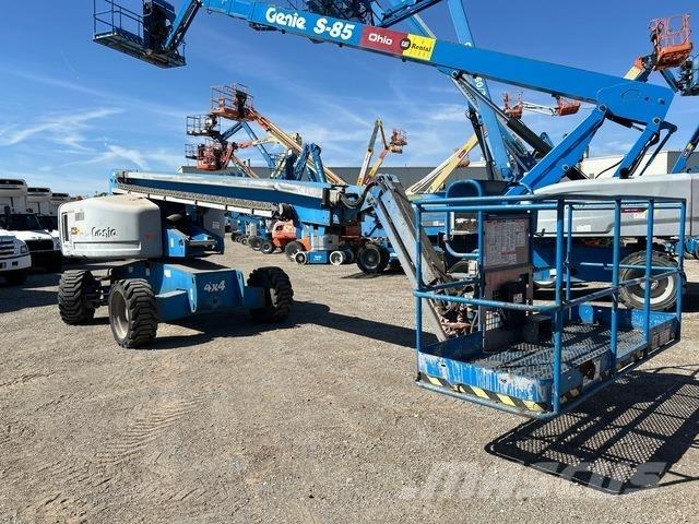 Genie S-65 Telescopic boom lifts